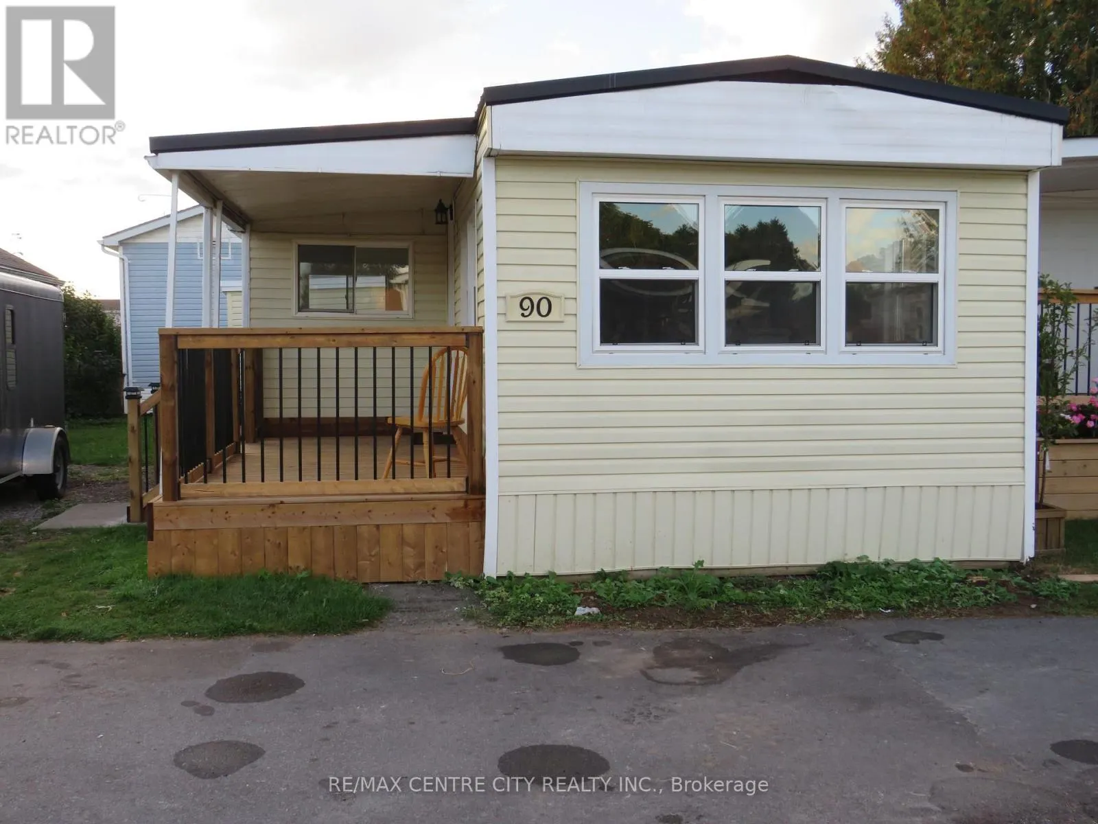 90 - 2189 DUNDAS STREET E, #90
