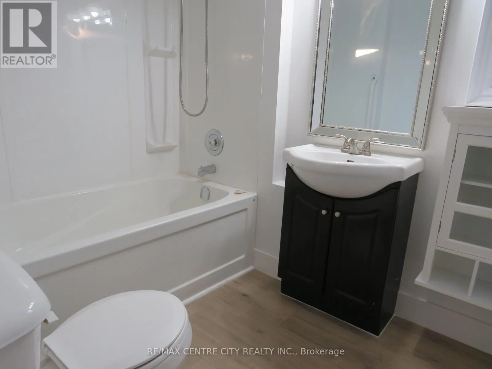 90 - 2189 DUNDAS STREET E, #90