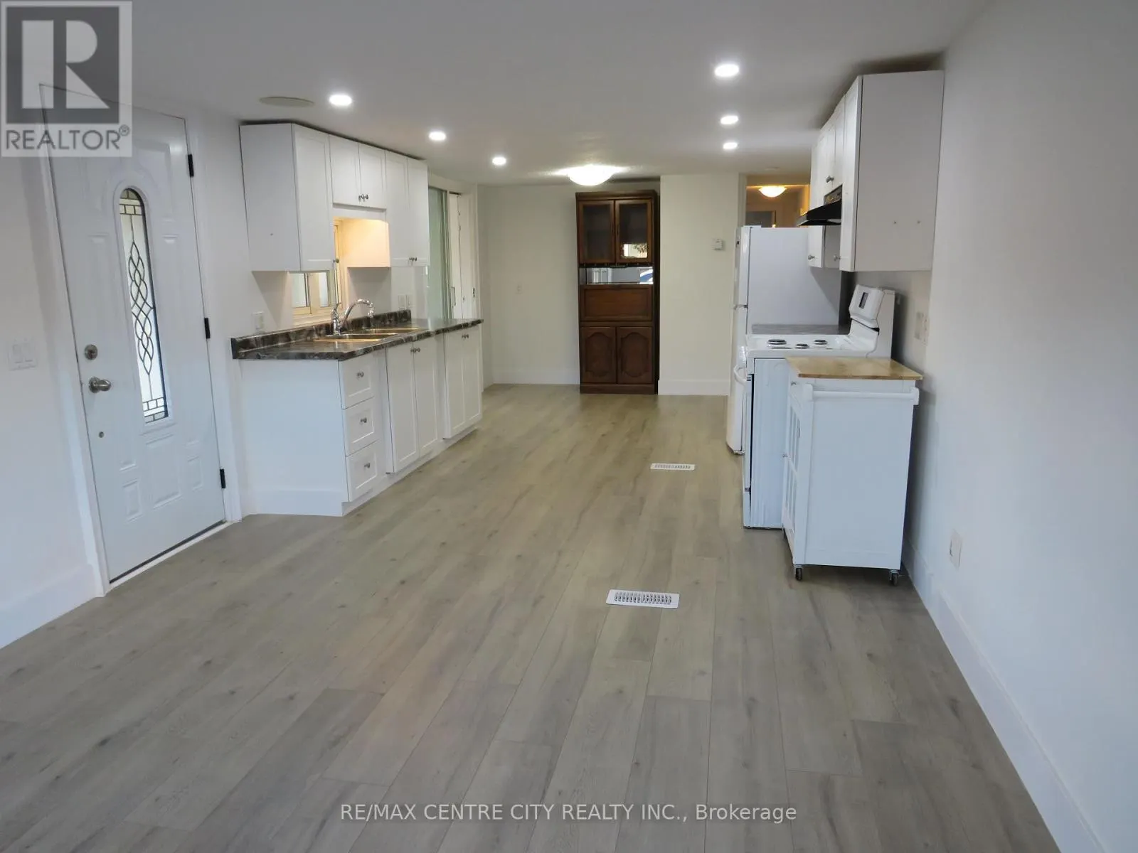 90 - 2189 DUNDAS STREET E, #90