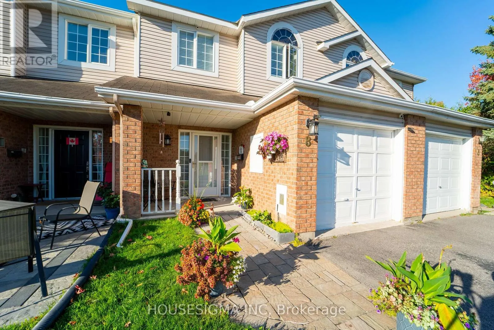 8 HODGSON COURT