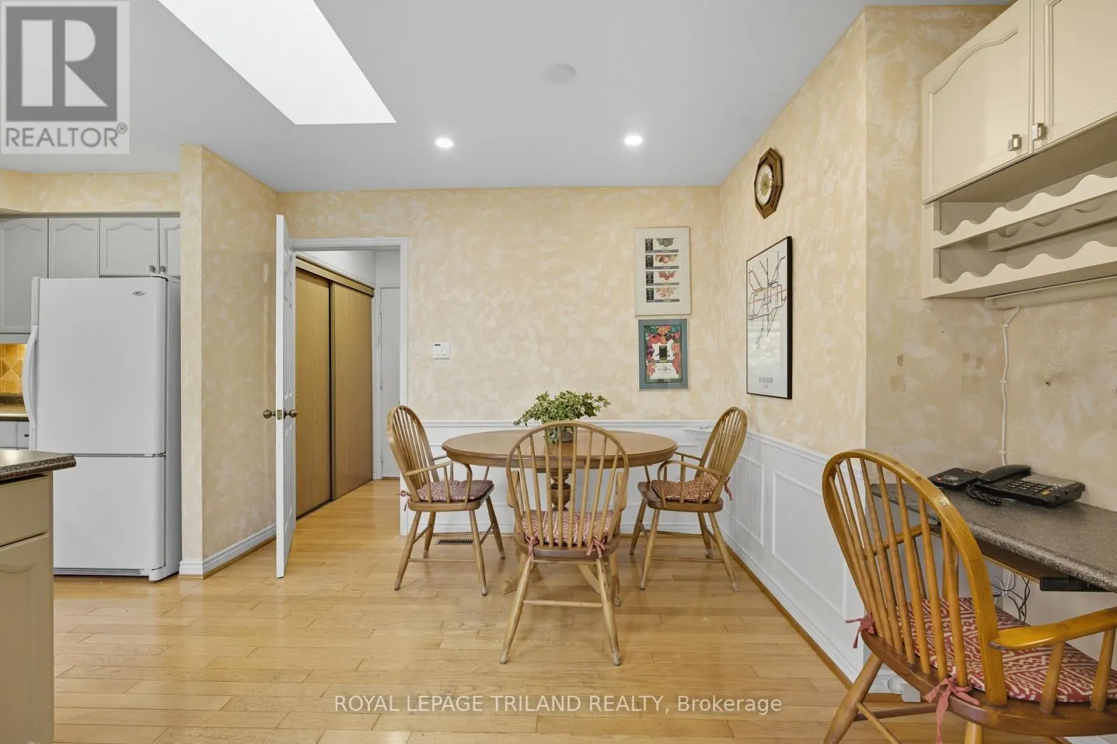 16 - 60 ROSECLIFFE CRESCENT, #16