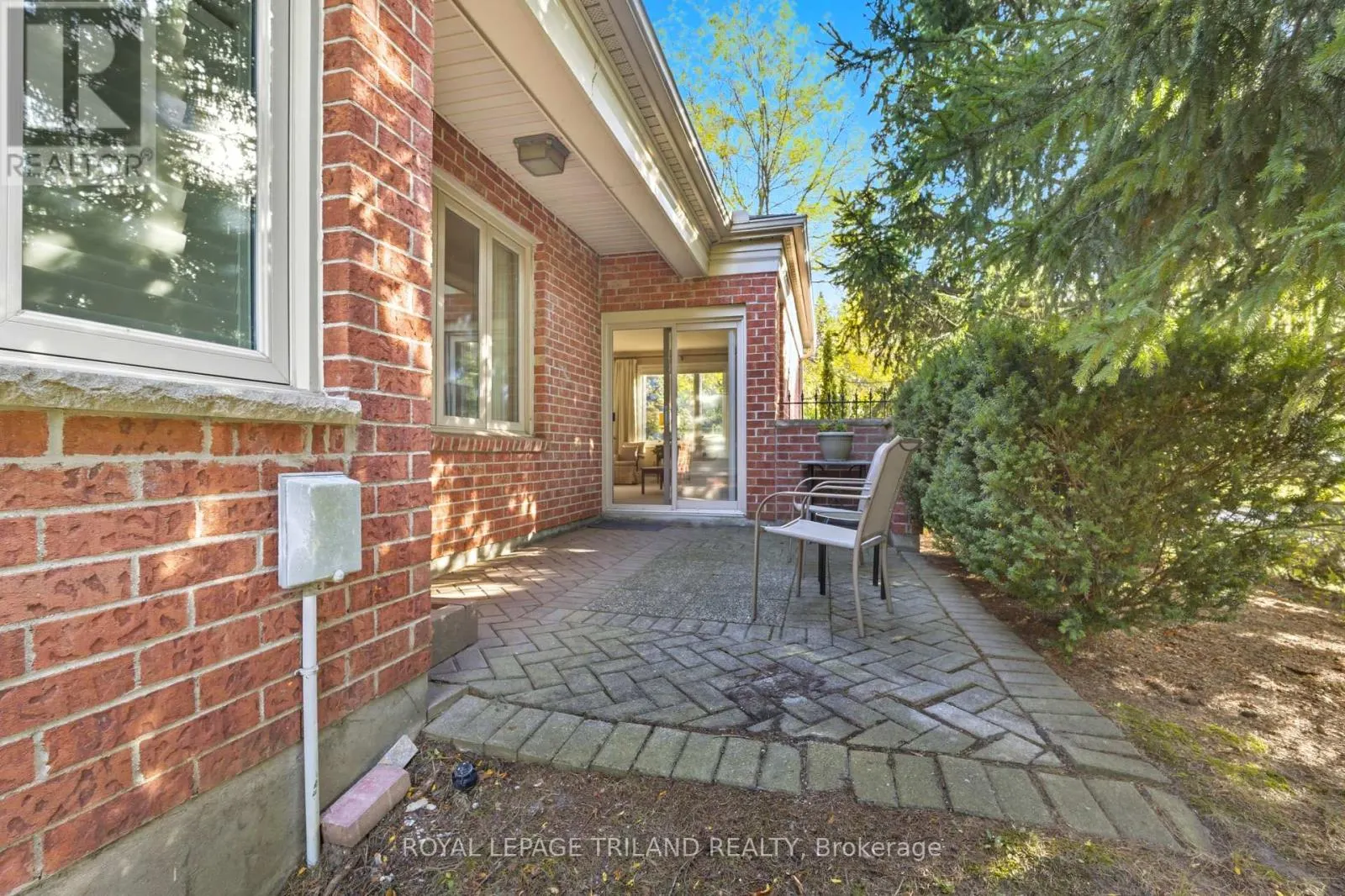 16 - 60 ROSECLIFFE CRESCENT, #16