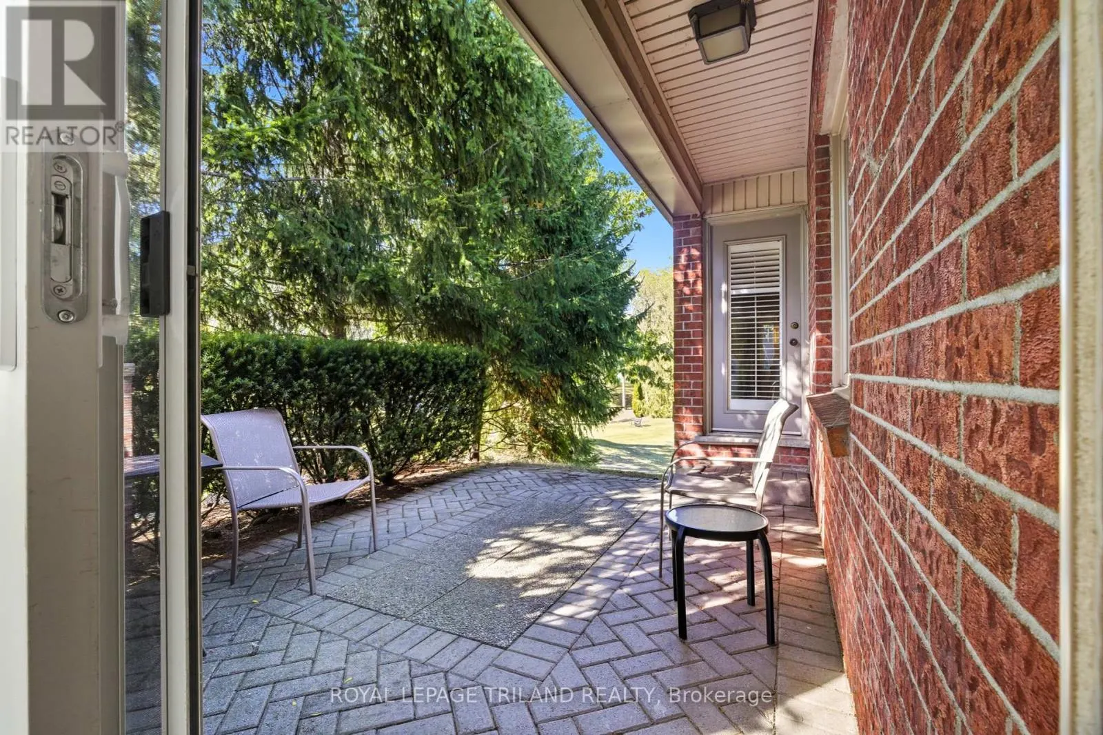 16 - 60 ROSECLIFFE CRESCENT, #16