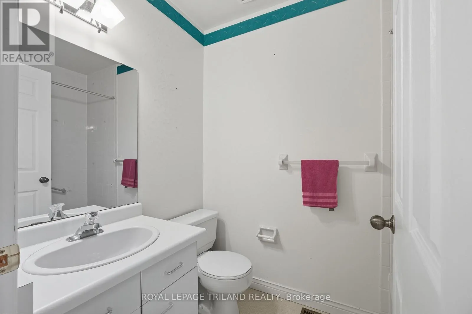 16 - 60 ROSECLIFFE CRESCENT, #16