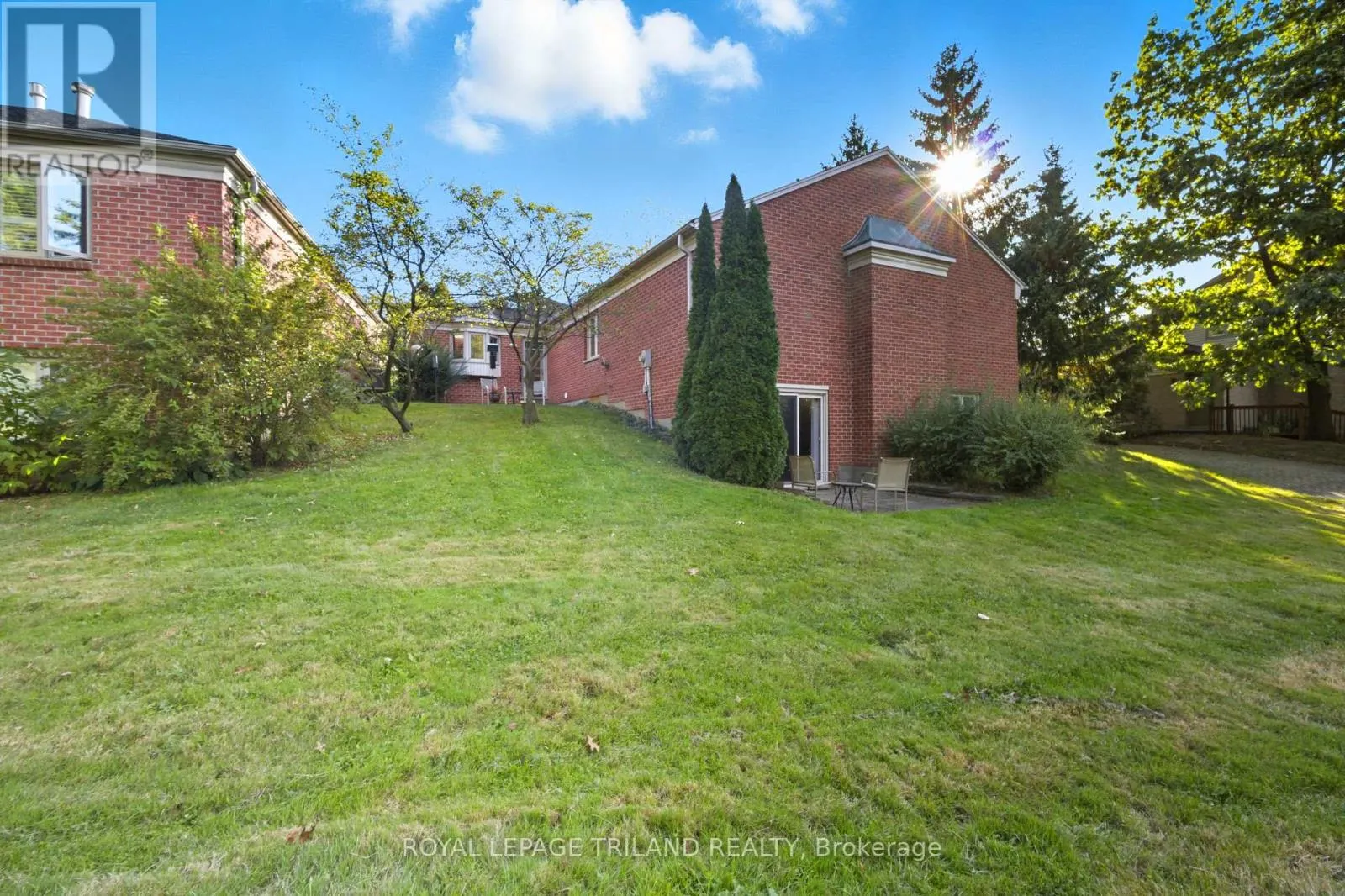 16 - 60 ROSECLIFFE CRESCENT, #16