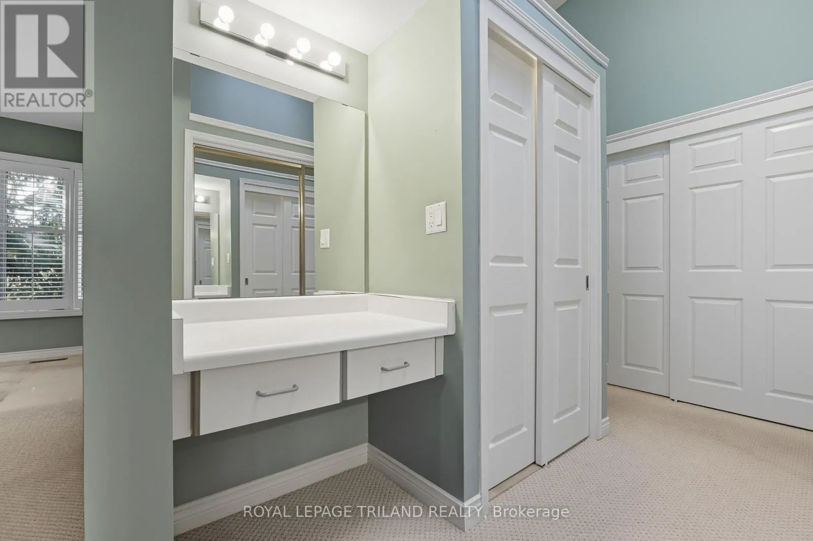 16 - 60 ROSECLIFFE CRESCENT, #16