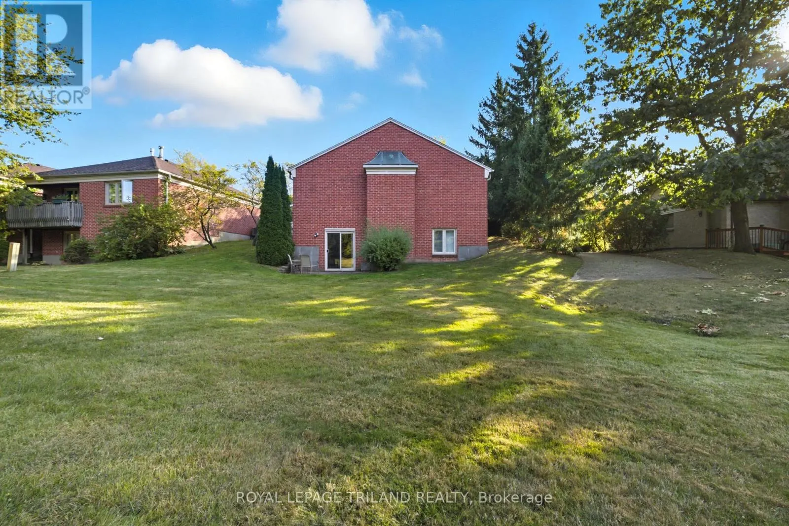 16 - 60 ROSECLIFFE CRESCENT, #16