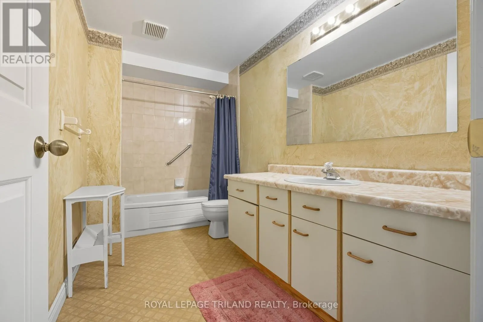 16 - 60 ROSECLIFFE CRESCENT, #16