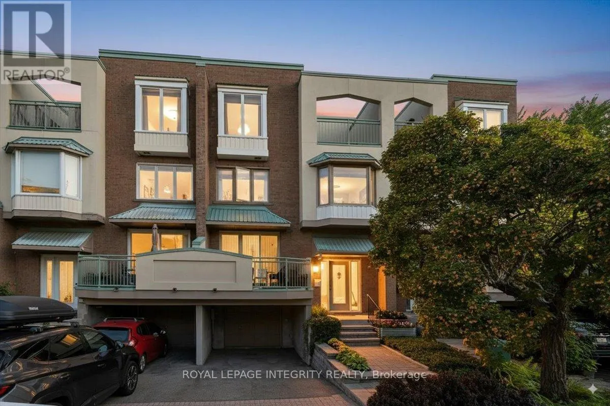 17 COLUMBUS AVENUE