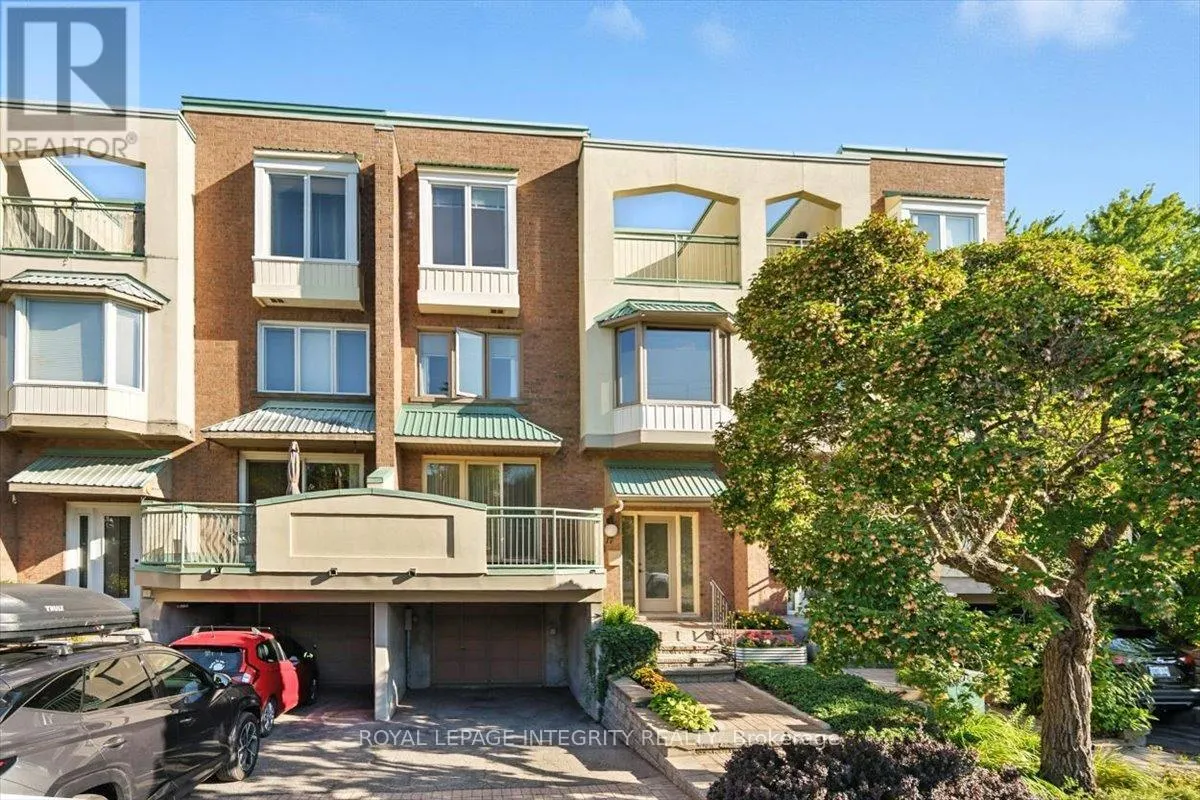 17 COLUMBUS AVENUE