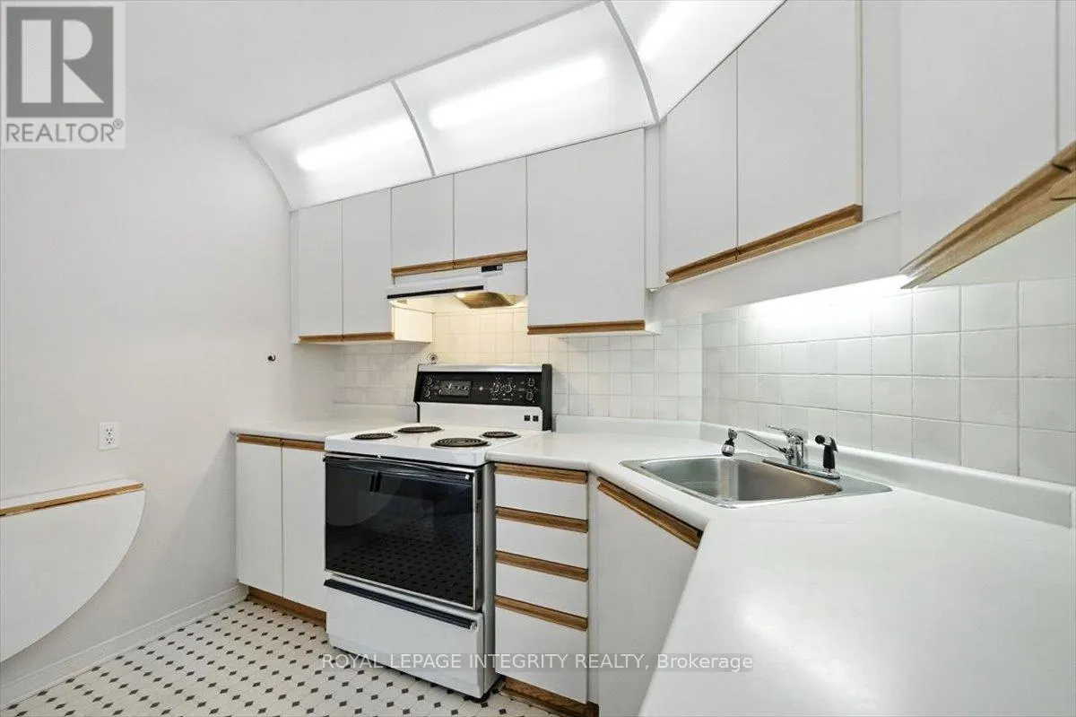 17 COLUMBUS AVENUE