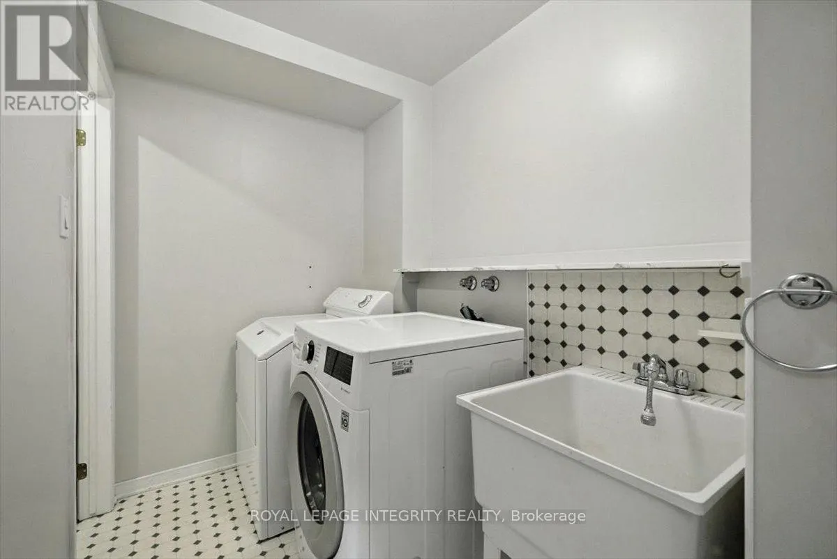 17 COLUMBUS AVENUE