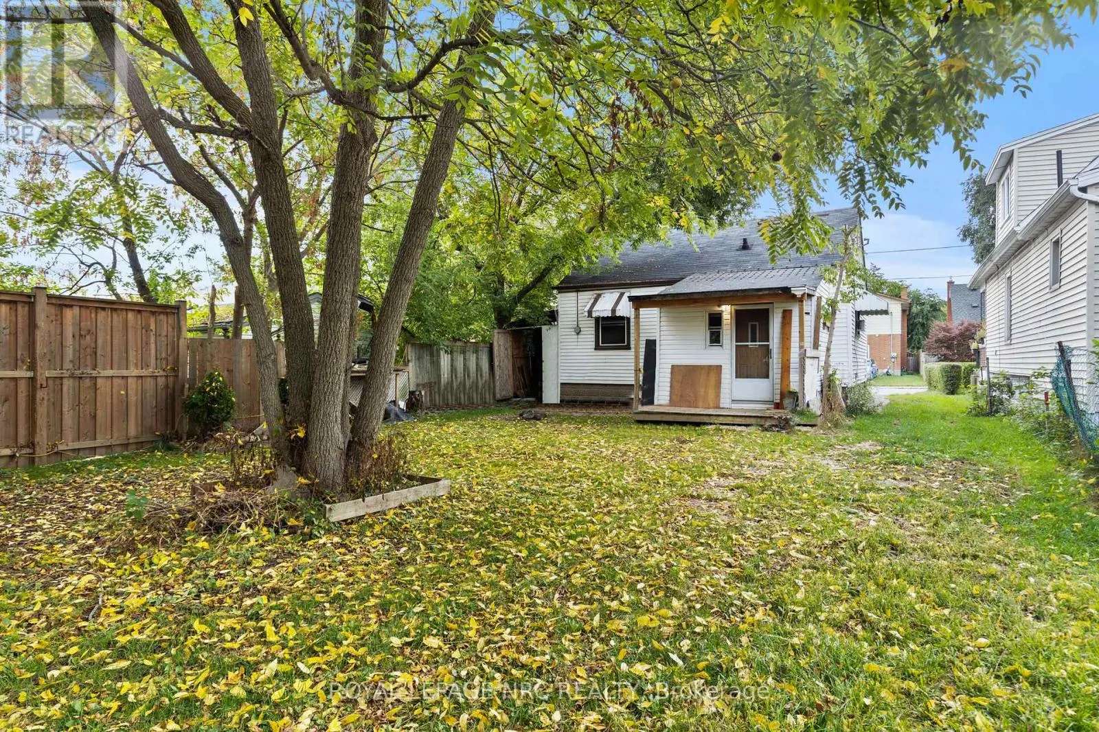 5261 BUCHANAN AVENUE