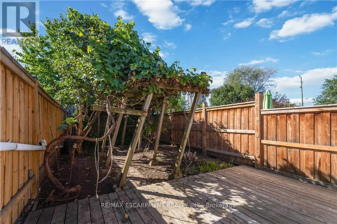 187 BARTON STREET W