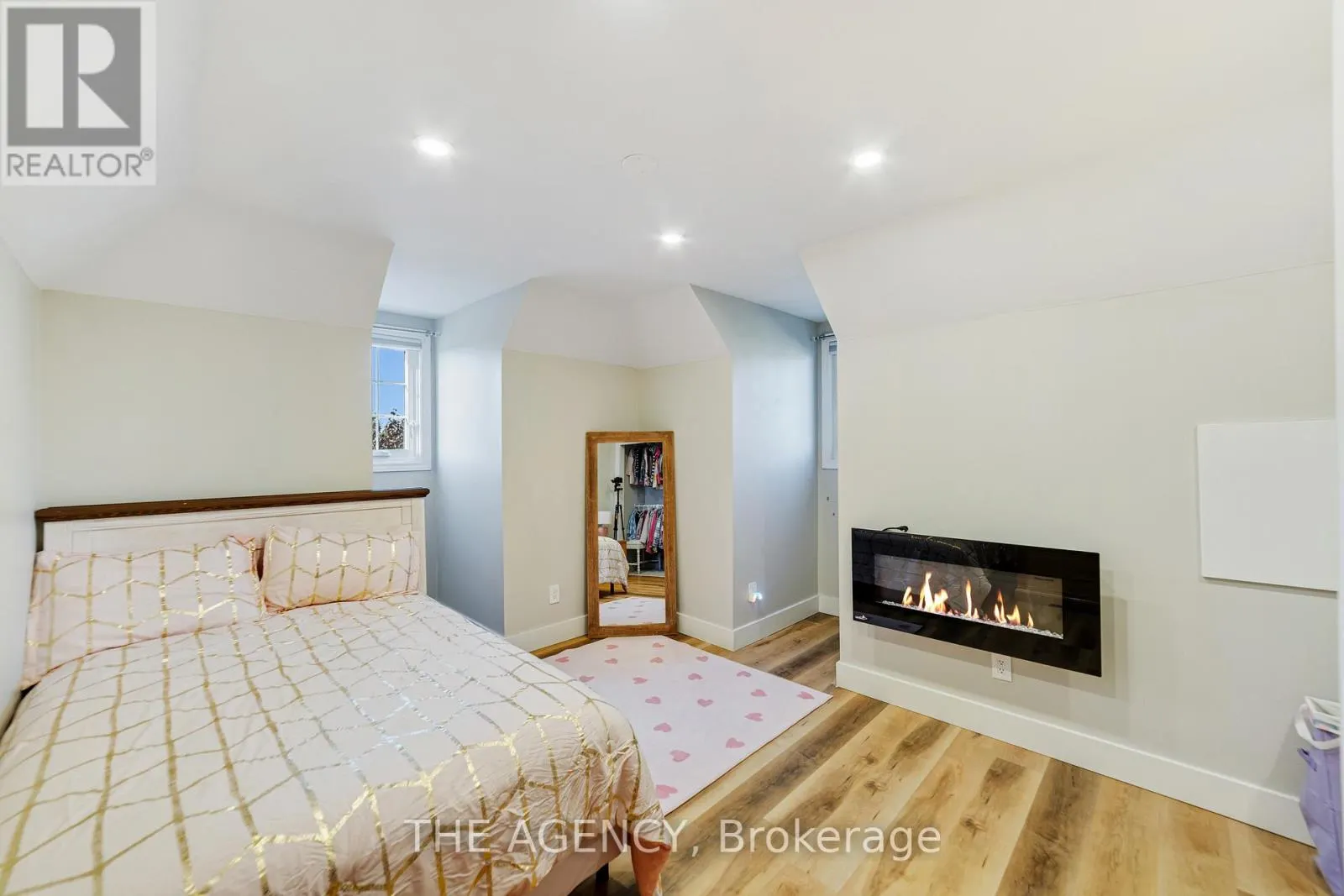 28 FENWICK PLACE