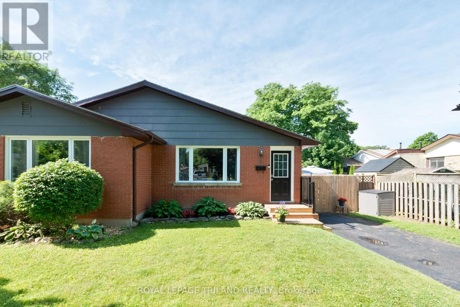 15 MOHEGAN CRESCENT
