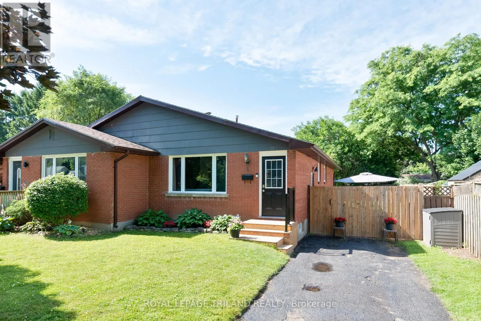 15 MOHEGAN CRESCENT