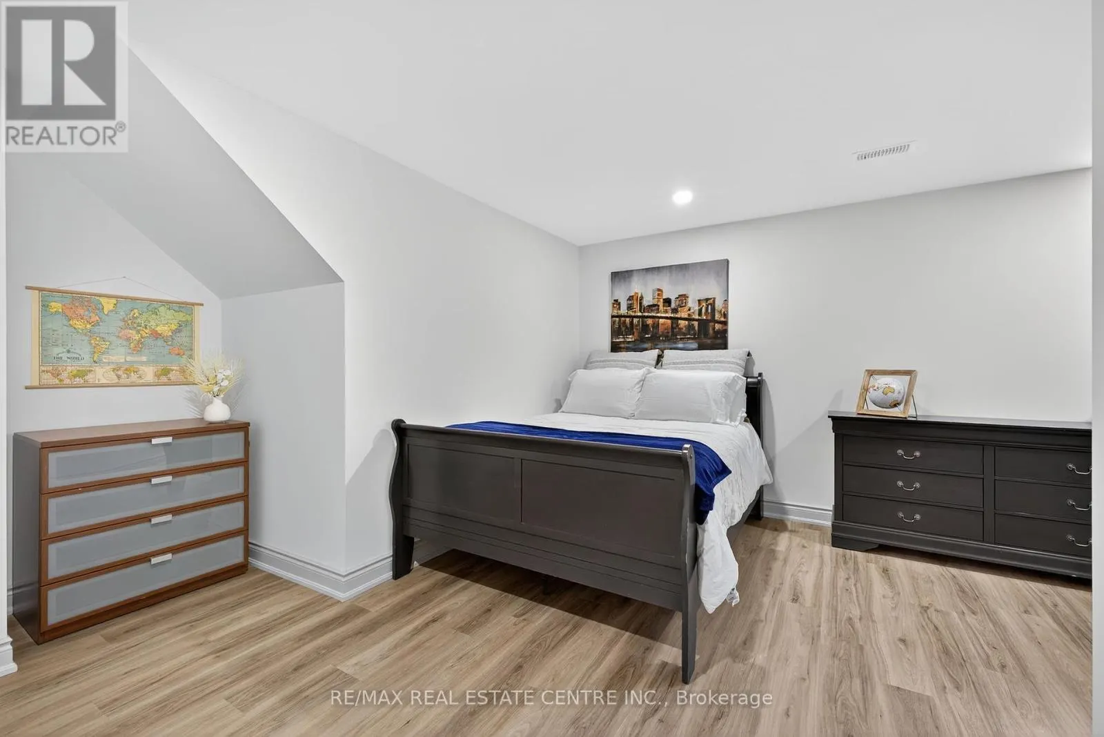 53 ANDERSON AVENUE