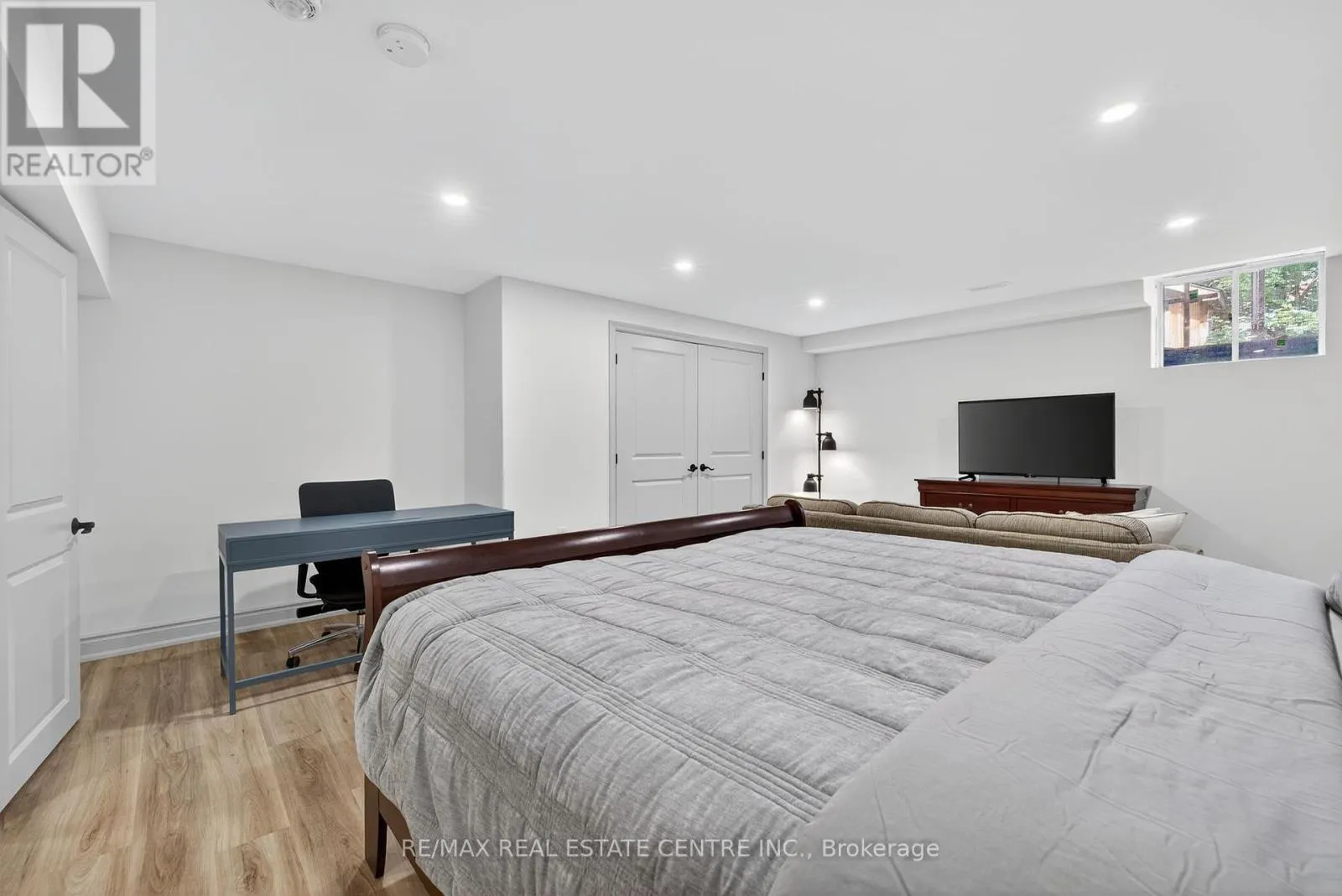 53 ANDERSON AVENUE
