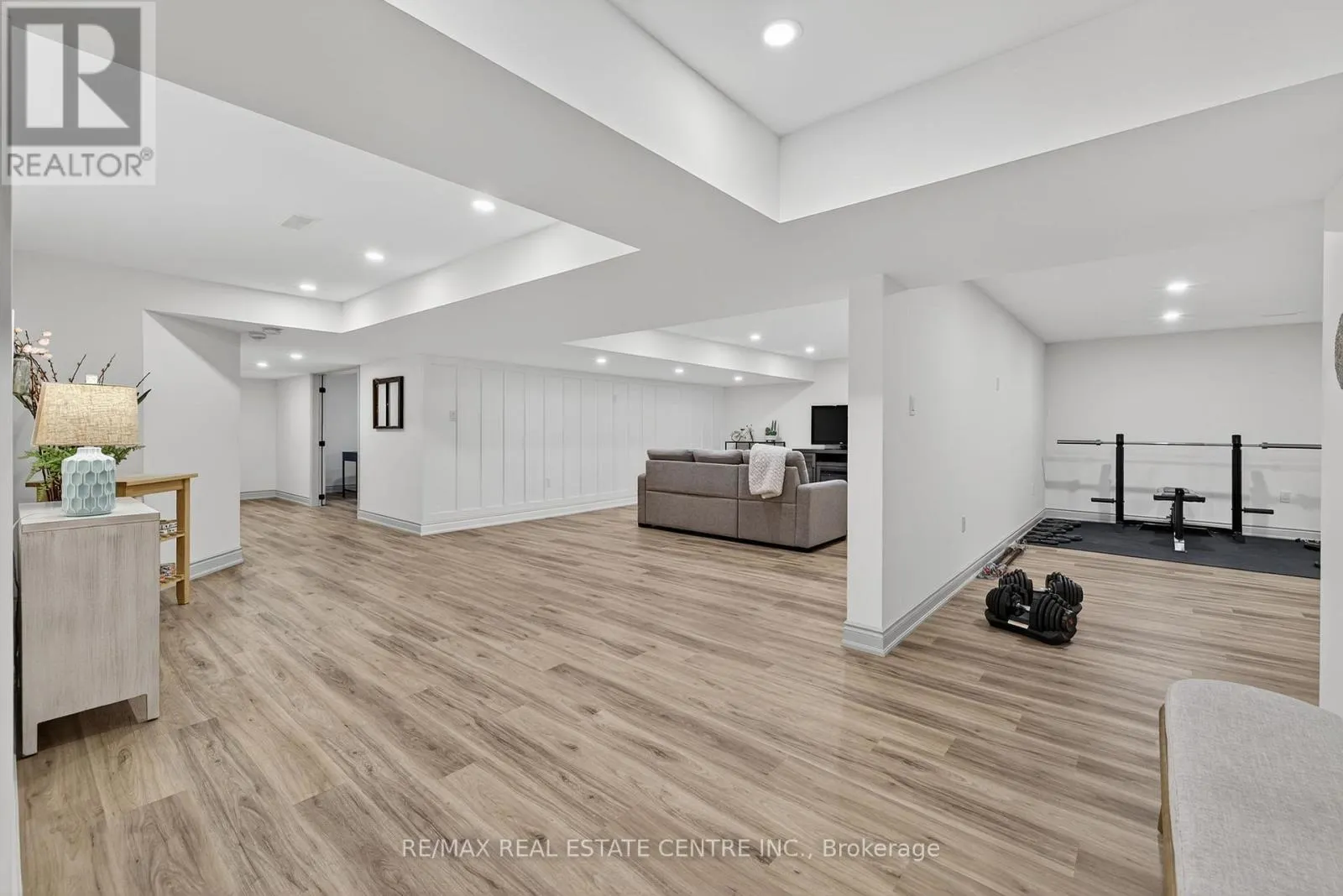 53 ANDERSON AVENUE
