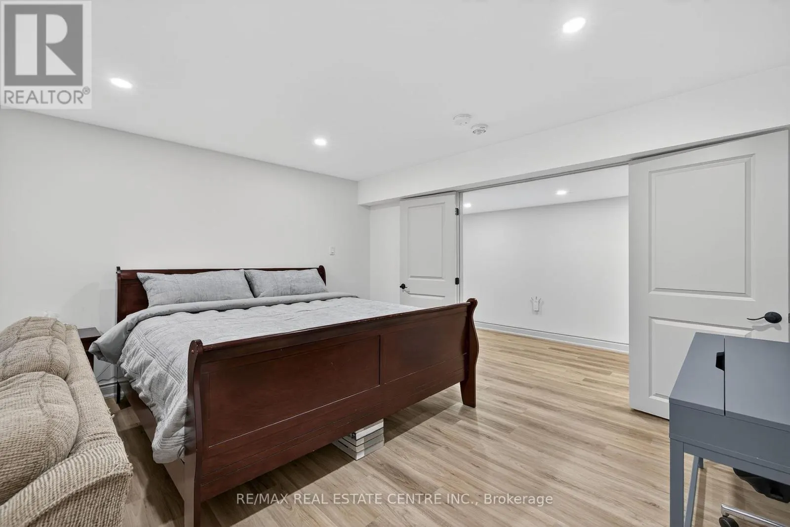 53 ANDERSON AVENUE
