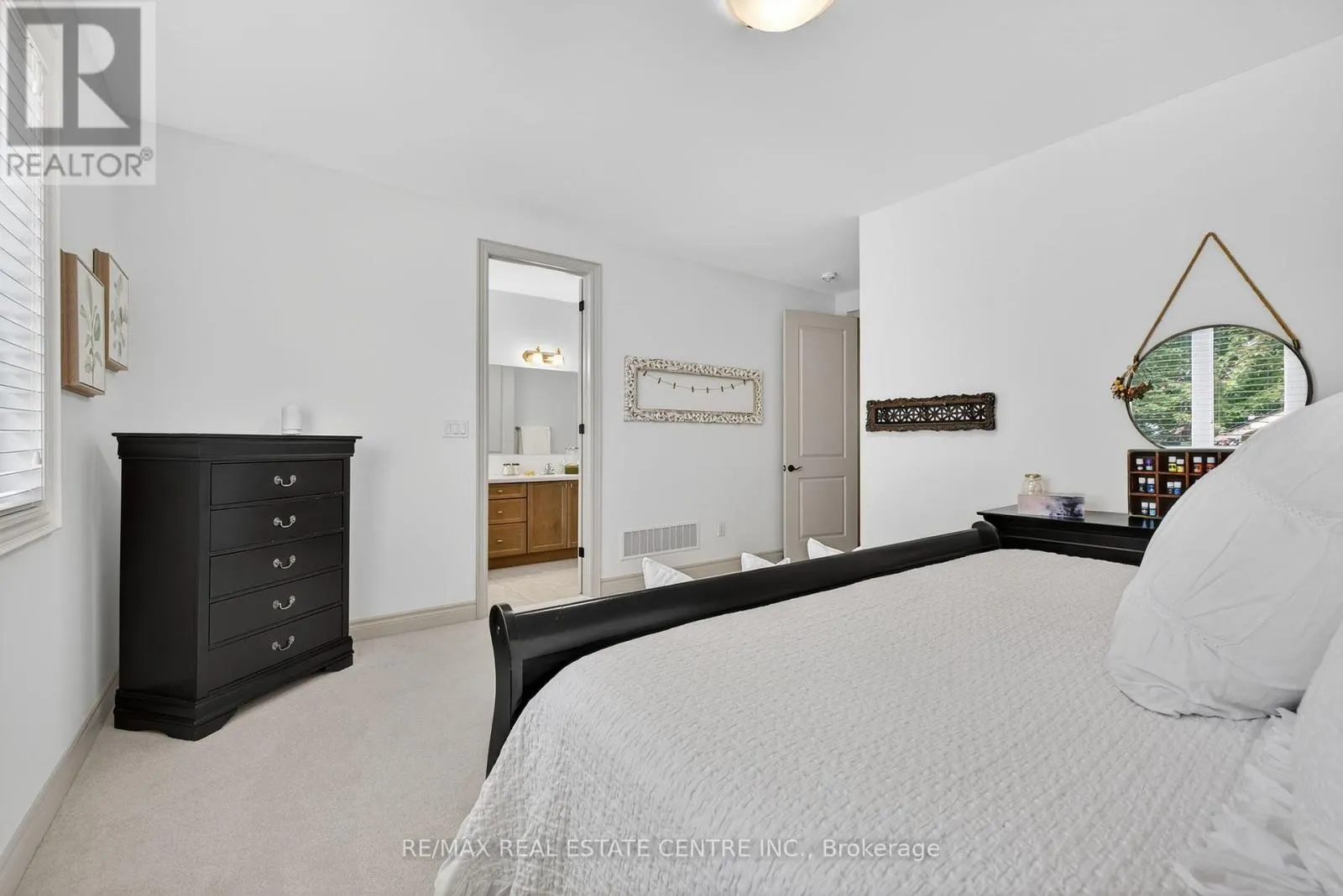 53 ANDERSON AVENUE