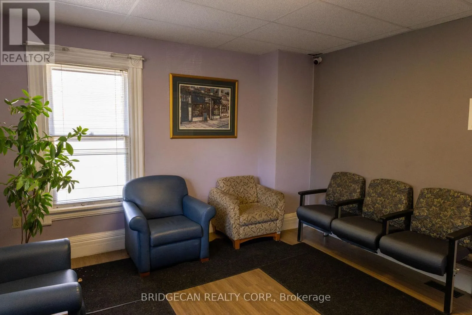 7 WELLAND AVENUE