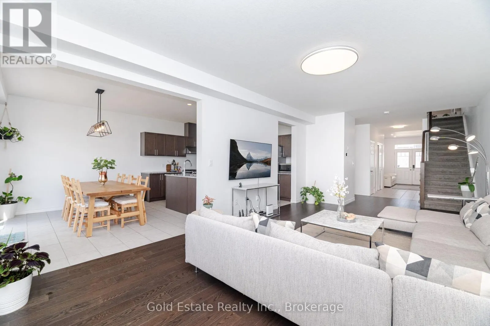 292 FREURE DRIVE