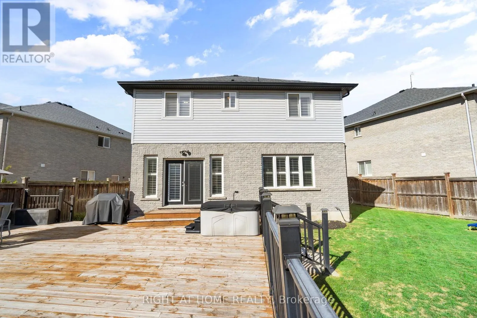12 DONATELLO COURT