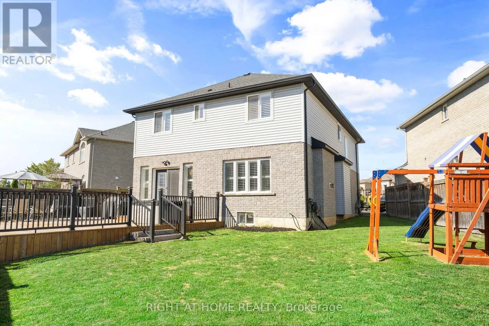 12 DONATELLO COURT