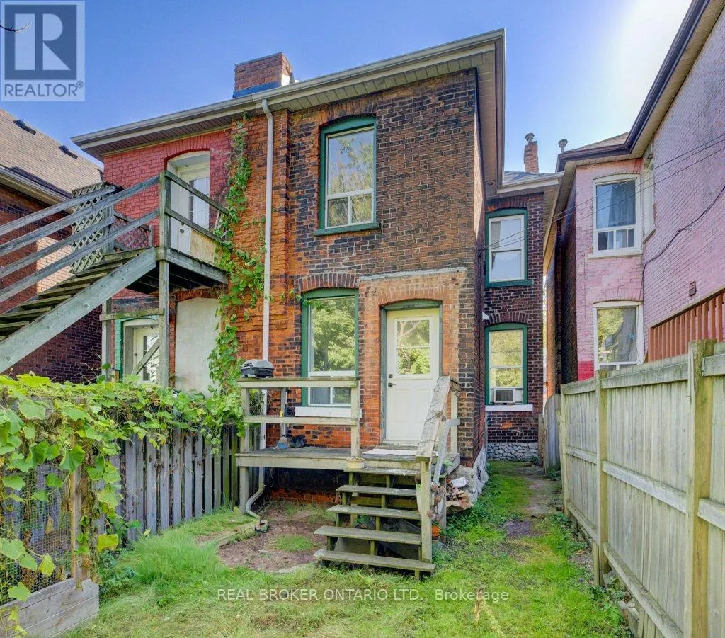 297 BAY STREET N