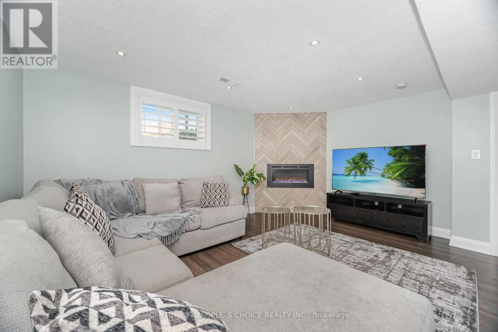 55 VINEBERG DRIVE