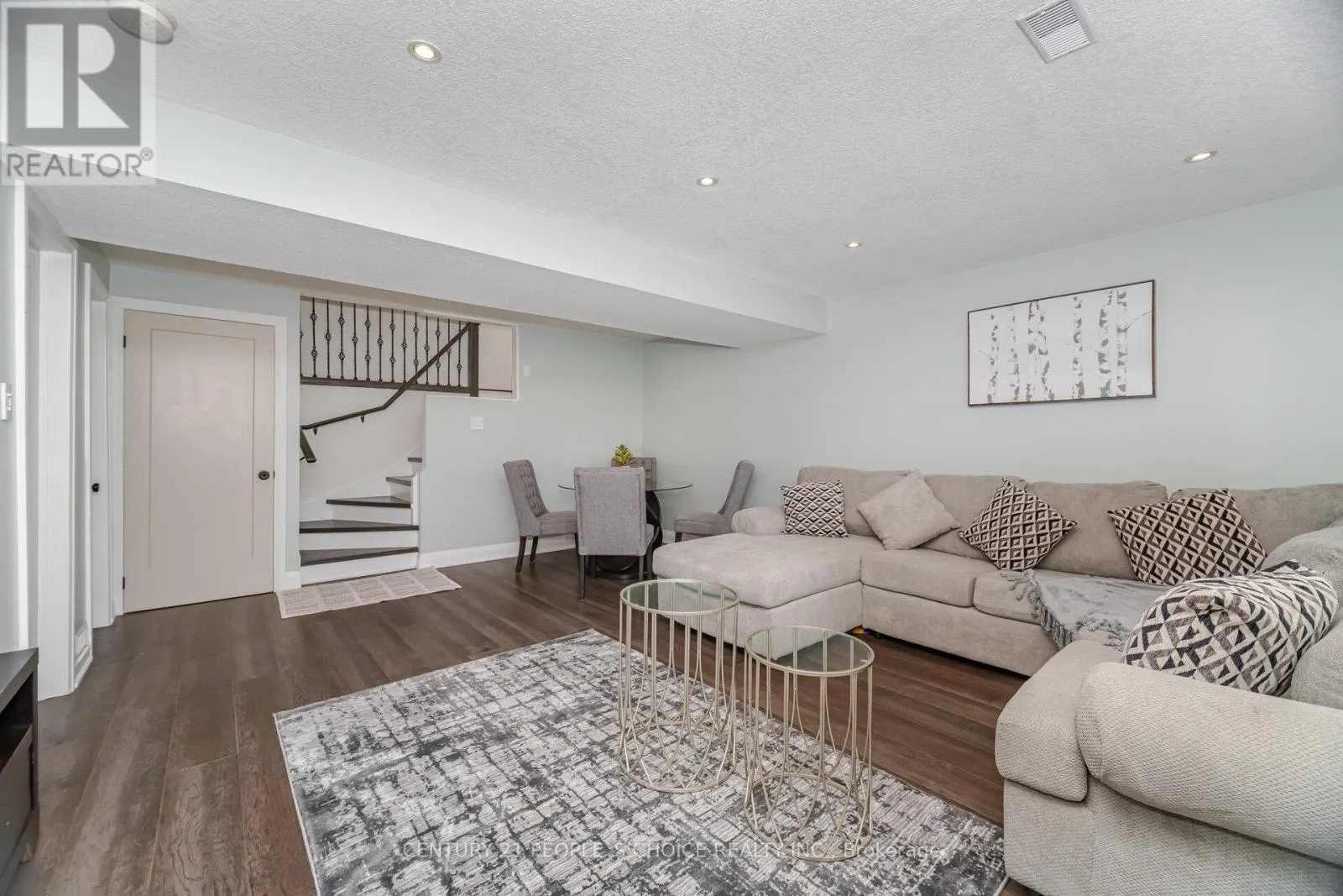55 VINEBERG DRIVE