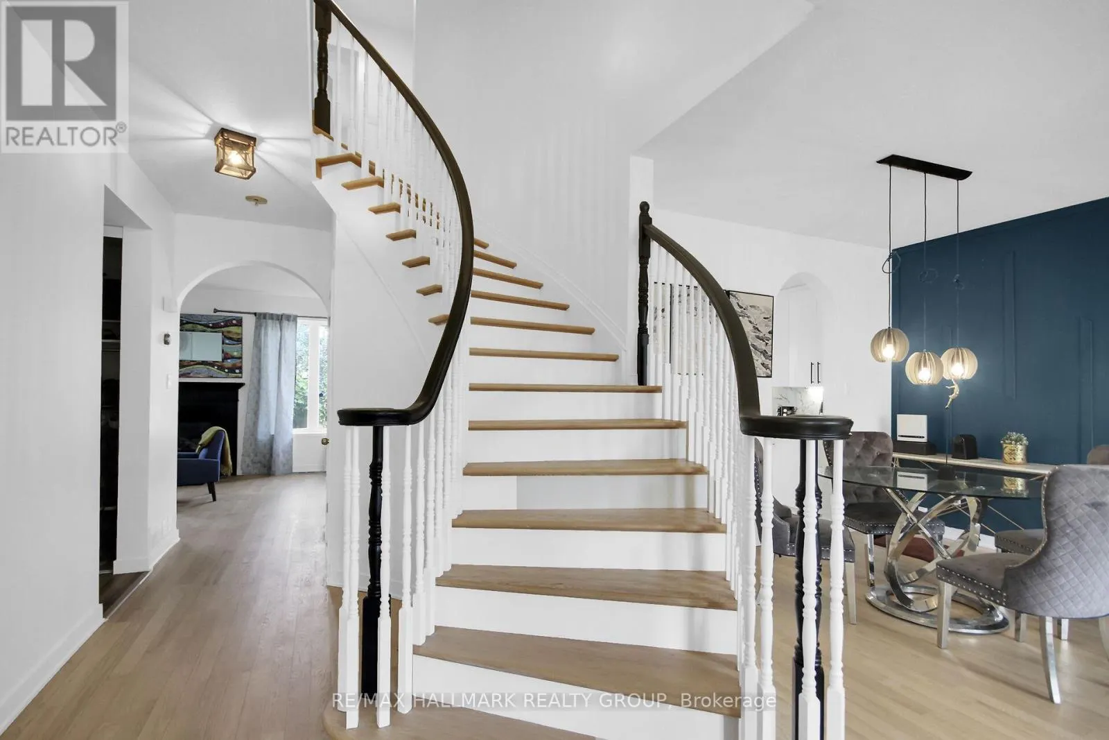 206 ANNAPOLIS CIRCLE