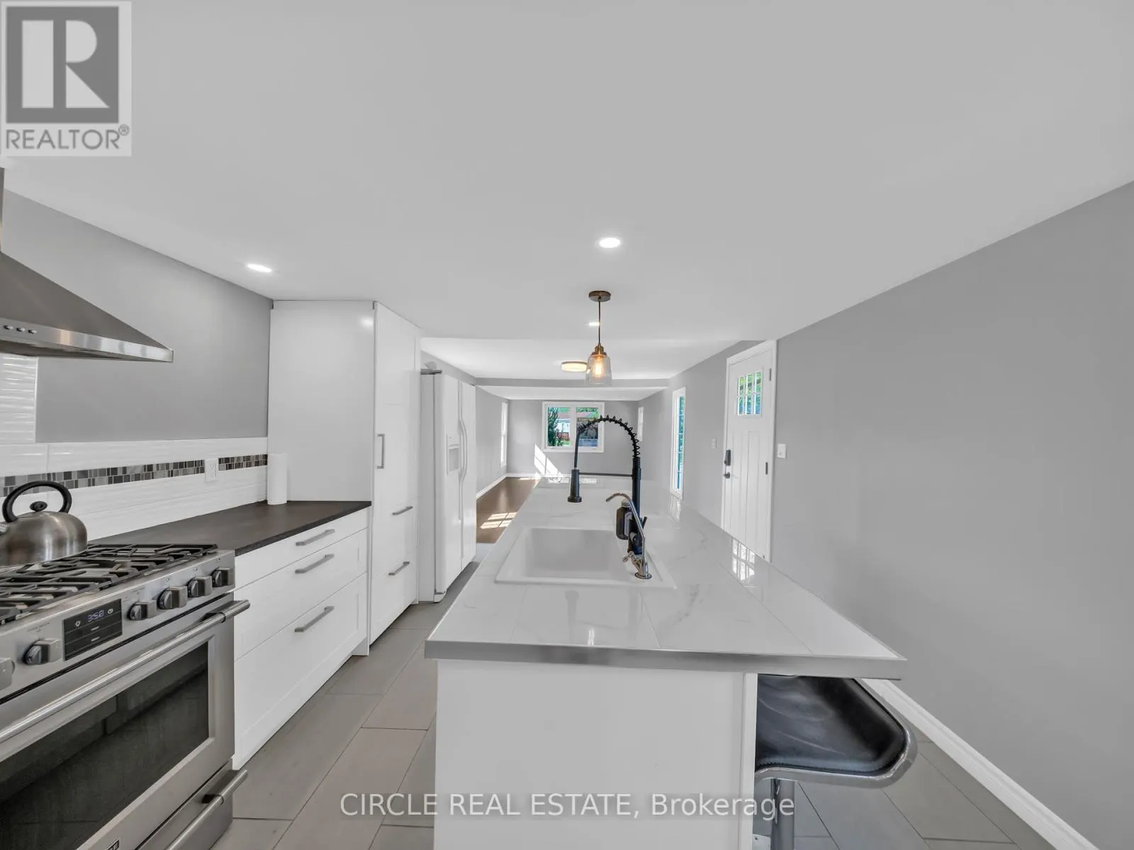 5 MAPLE DRIVE