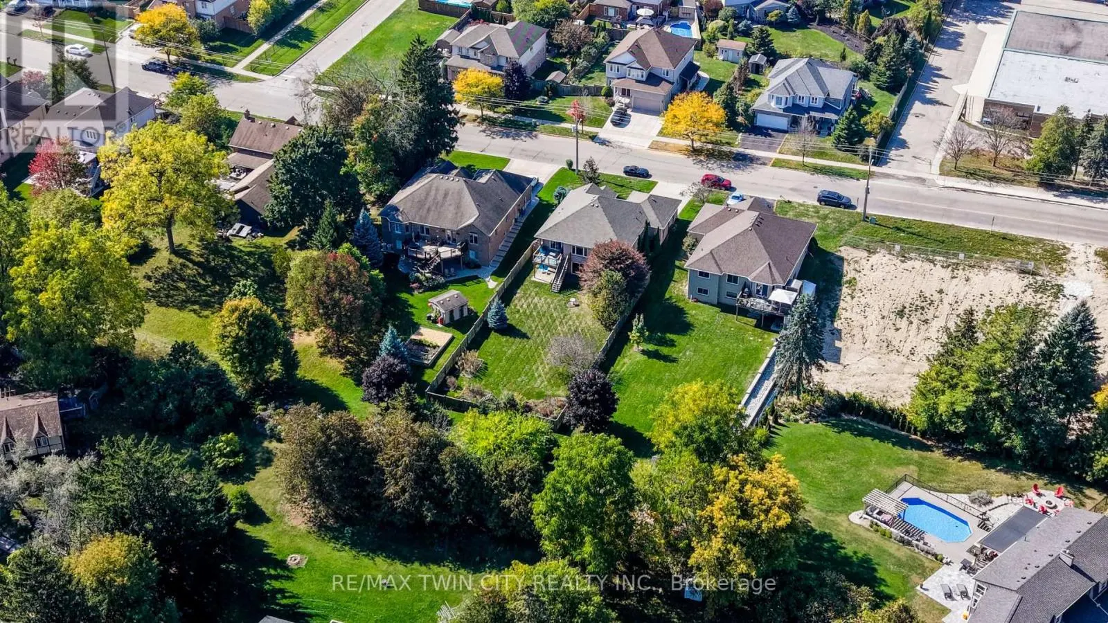 430 CARYNDALE DRIVE