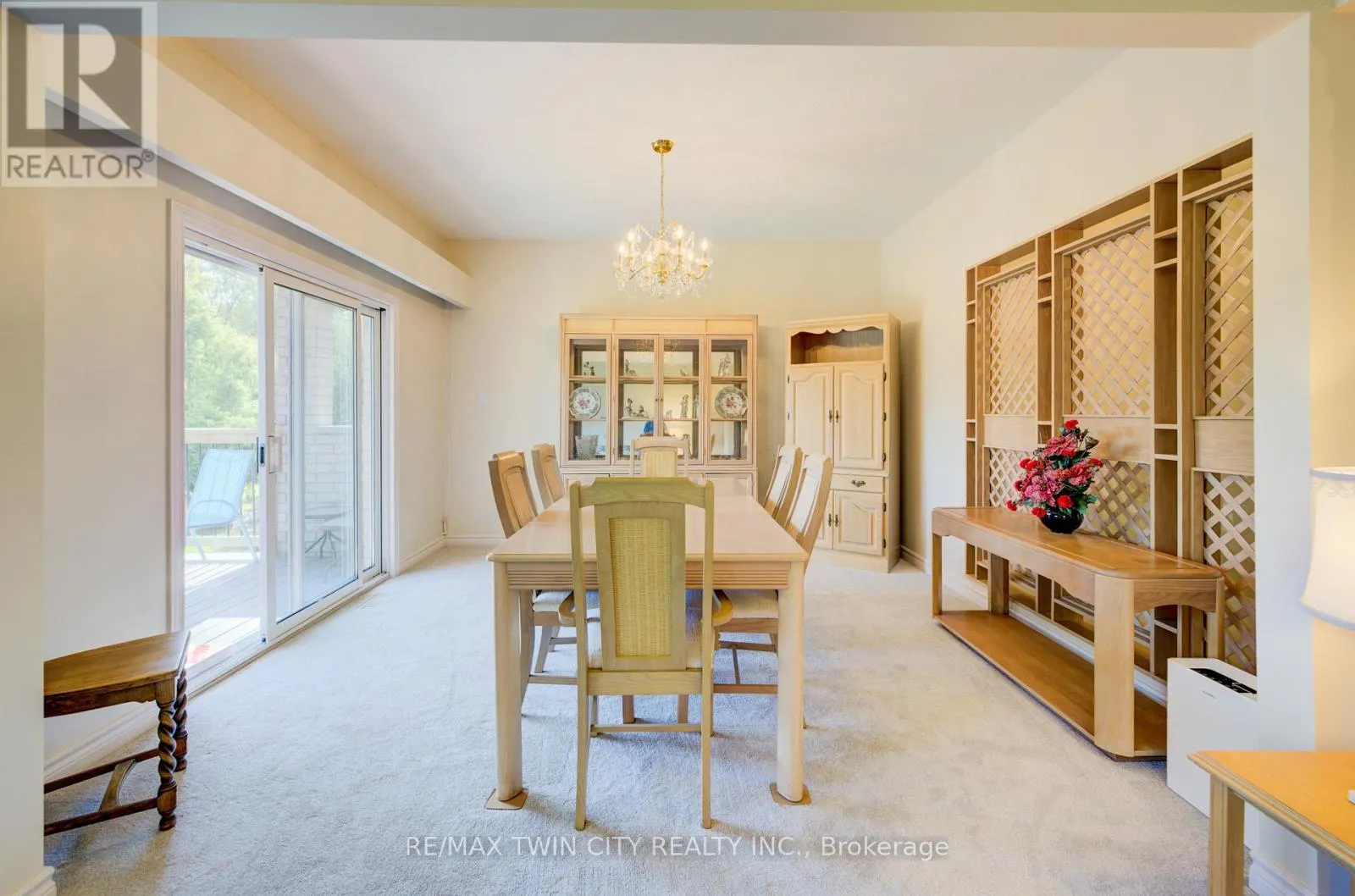 430 CARYNDALE DRIVE