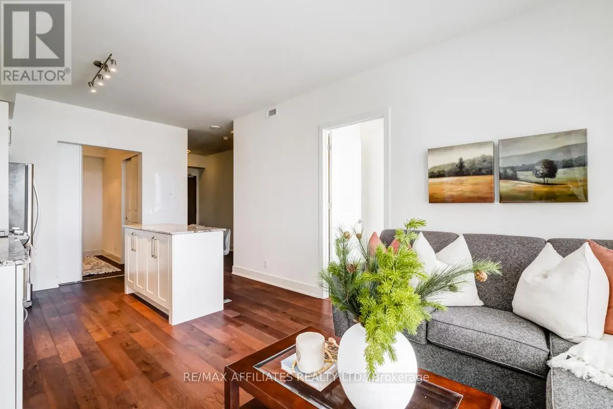 701 - 485 RICHMOND ROAD