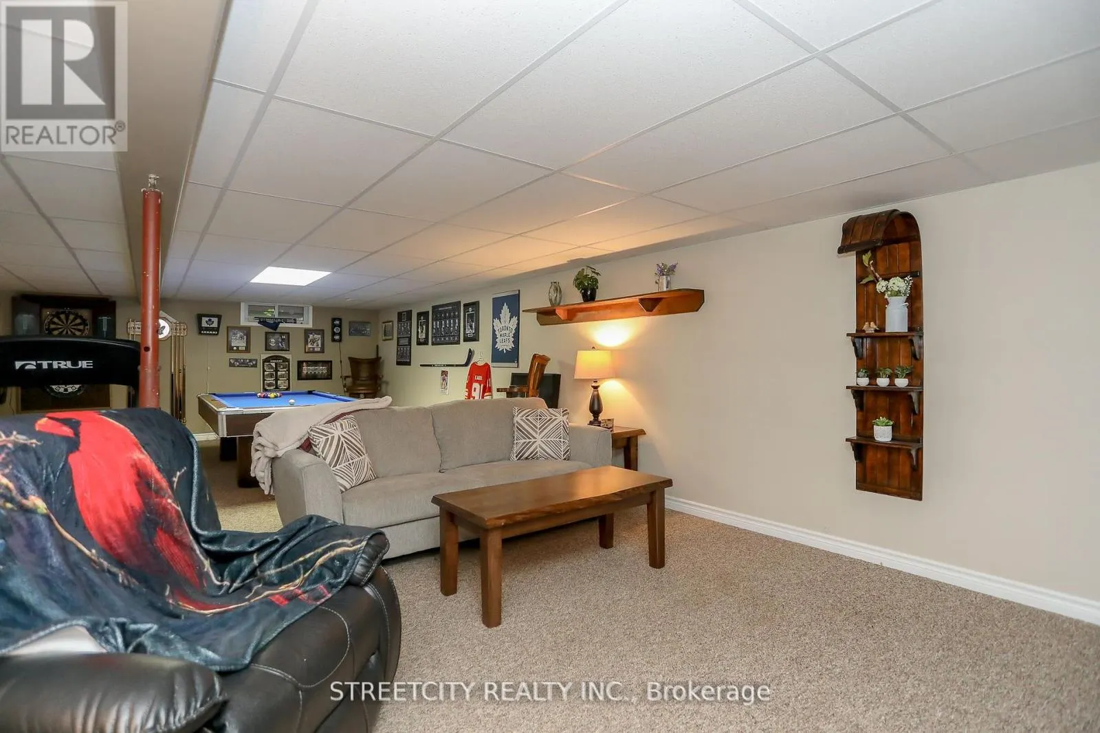 9 COTTONWOOD CRESCENT W
