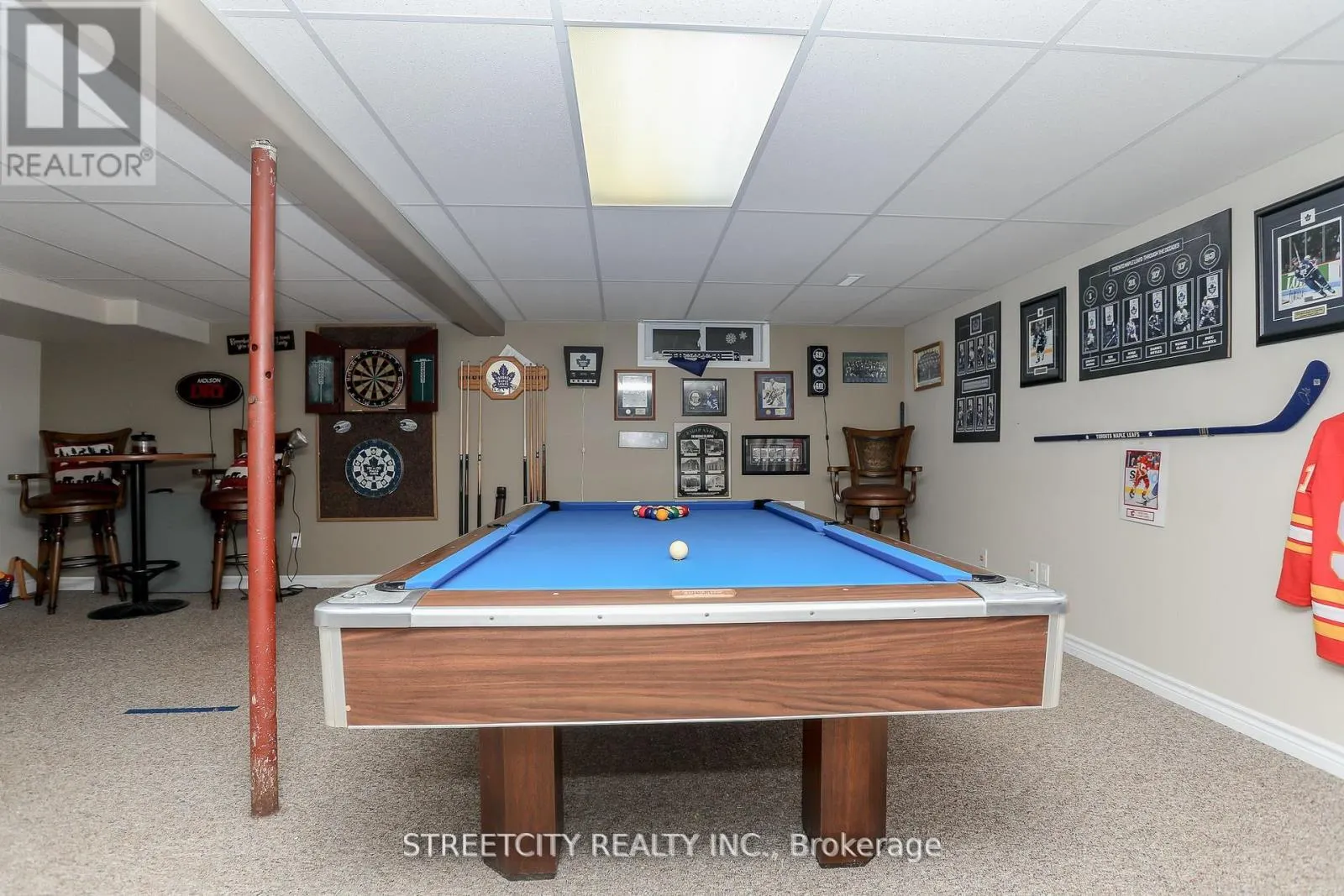 9 COTTONWOOD CRESCENT W