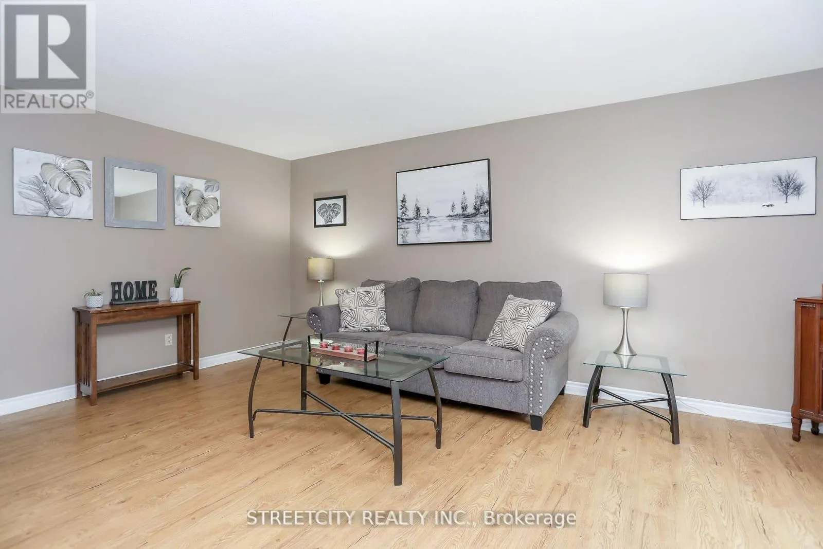 9 COTTONWOOD CRESCENT W