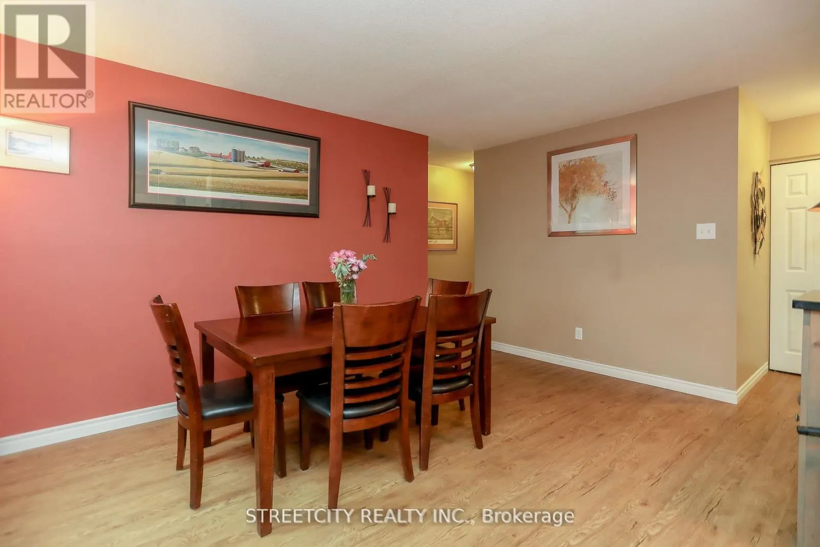 9 COTTONWOOD CRESCENT W