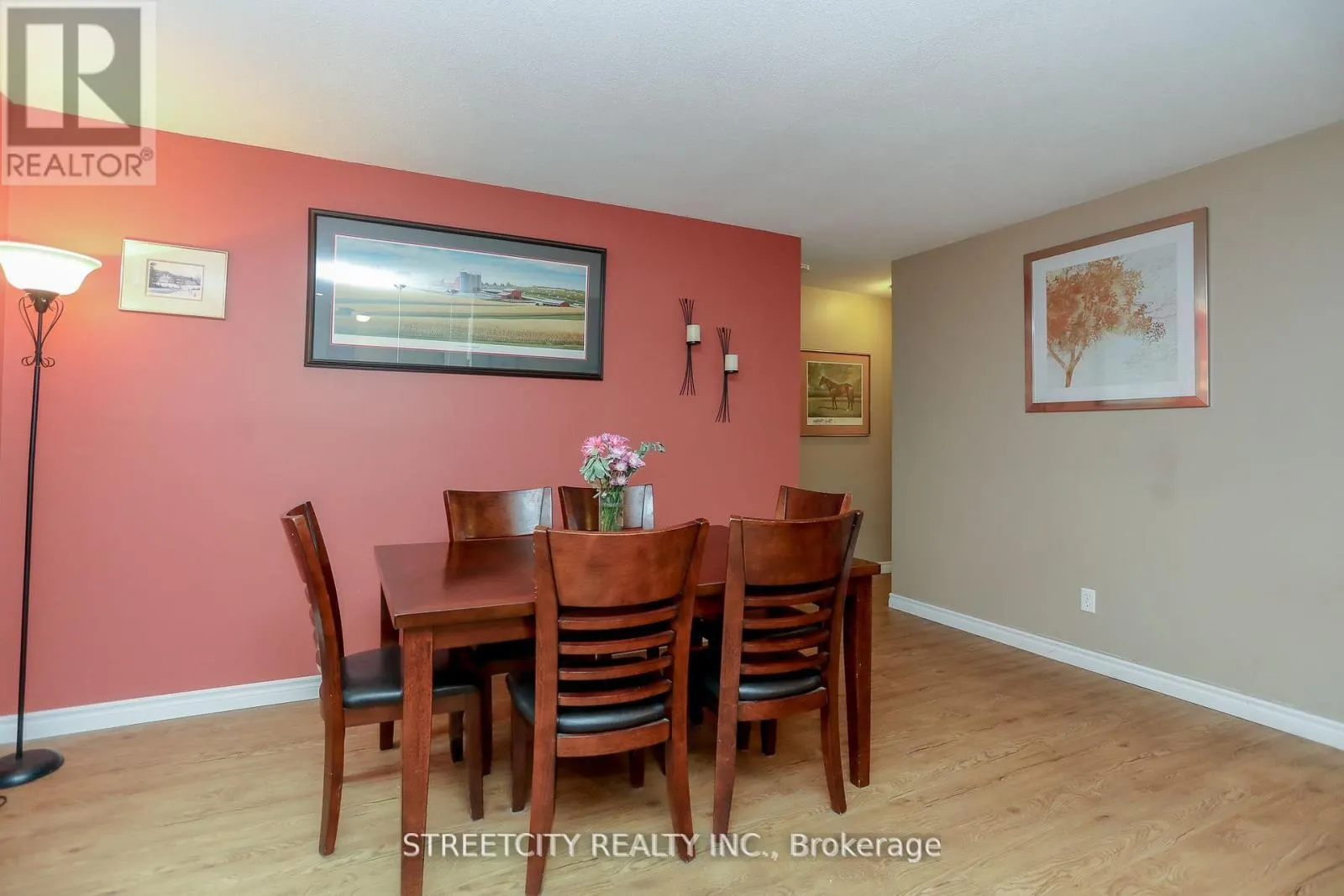 9 COTTONWOOD CRESCENT W