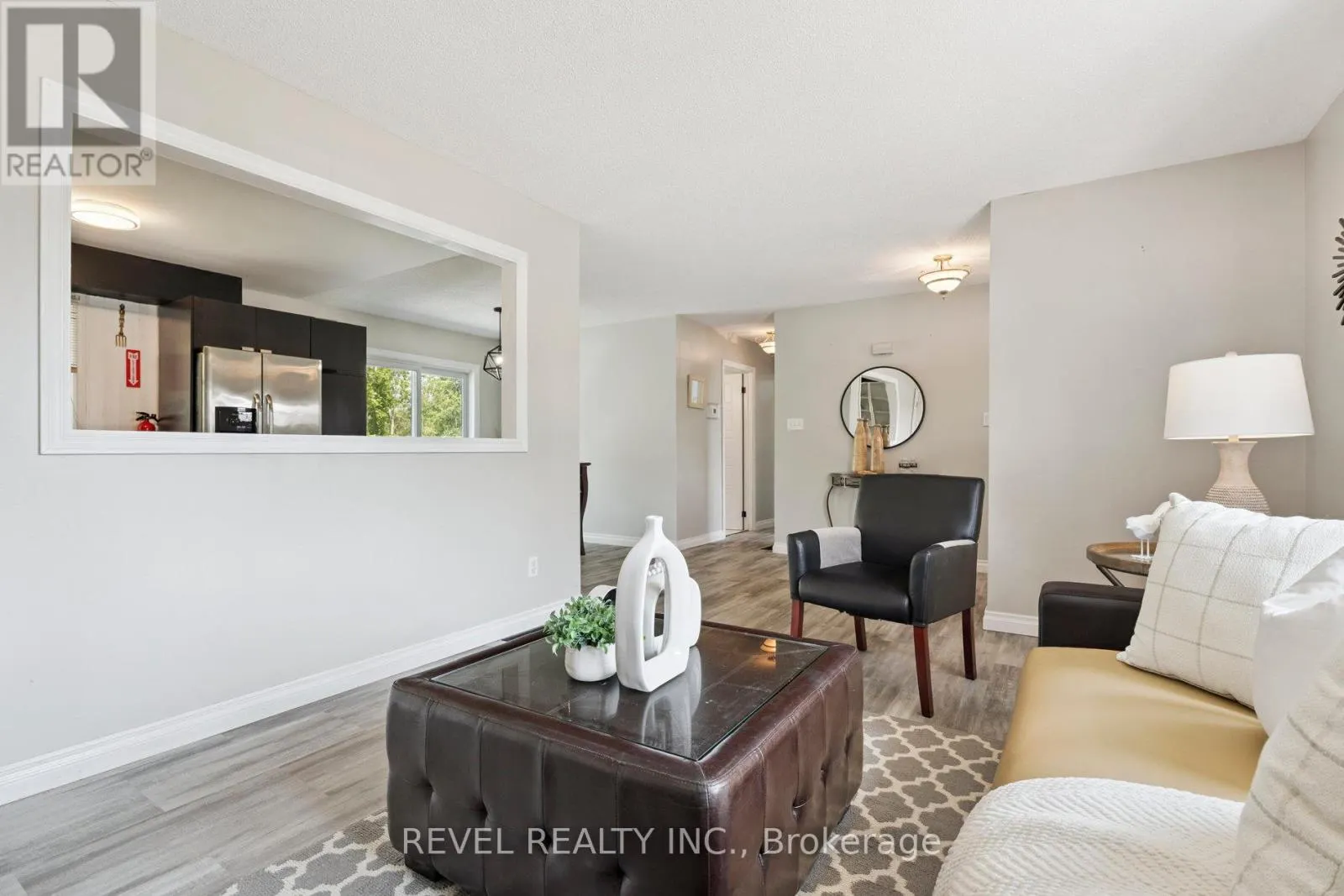 40 GREENWOOD CRESCENT