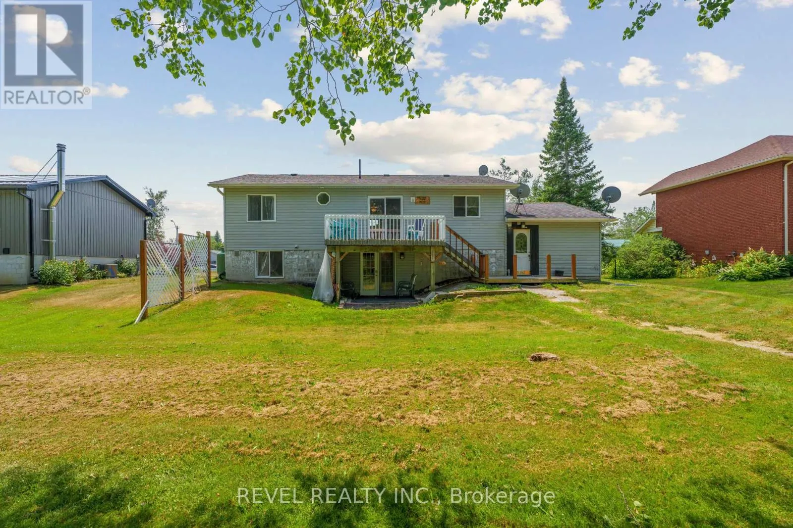 40 GREENWOOD CRESCENT