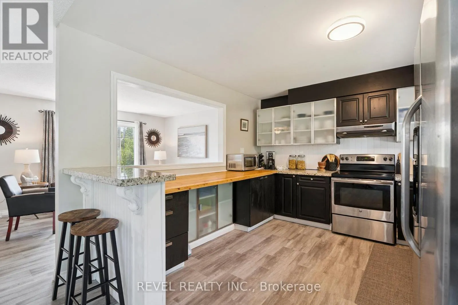 40 GREENWOOD CRESCENT