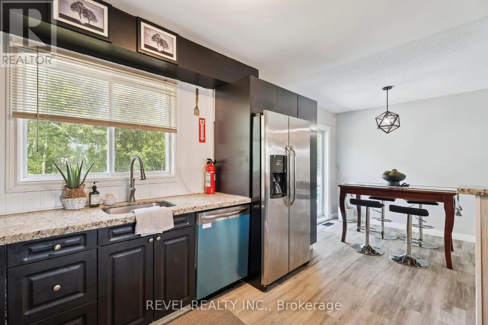 40 GREENWOOD CRESCENT