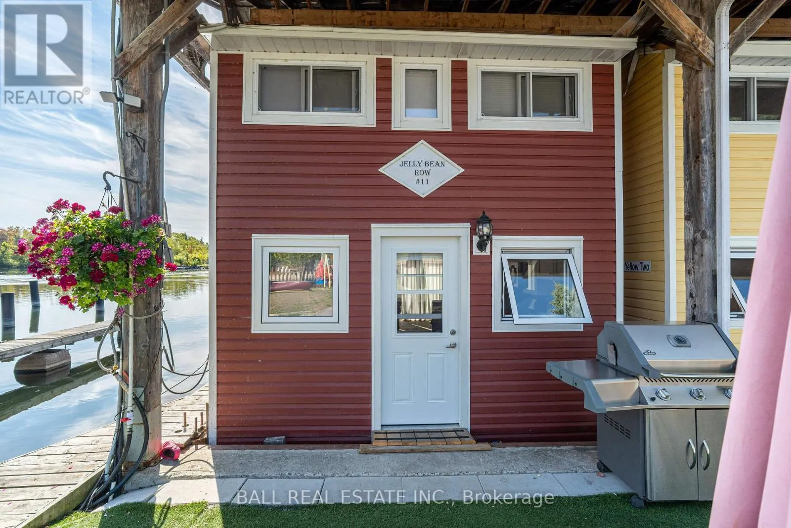 71 FRONT STREET E