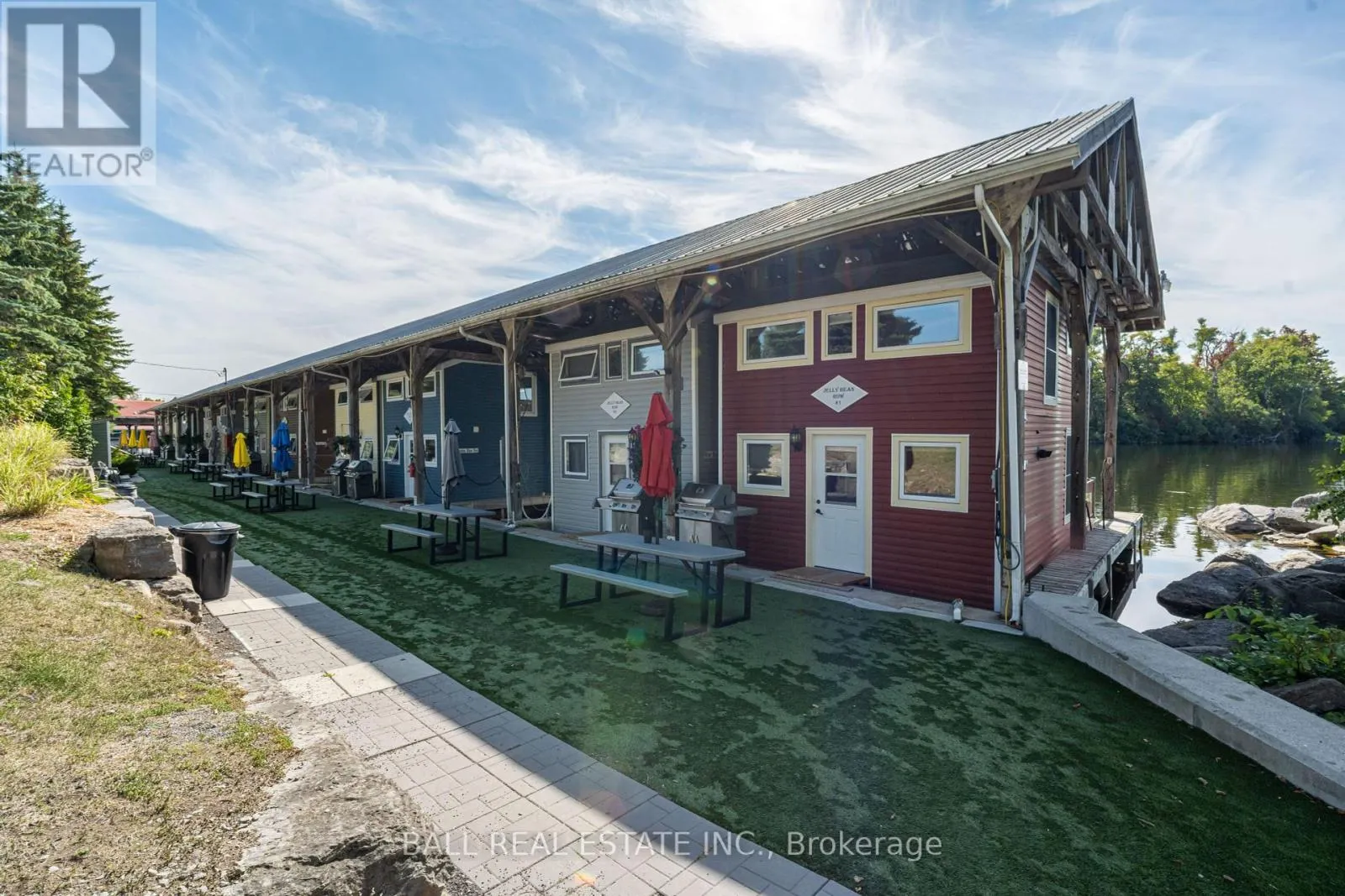 71 FRONT STREET E
