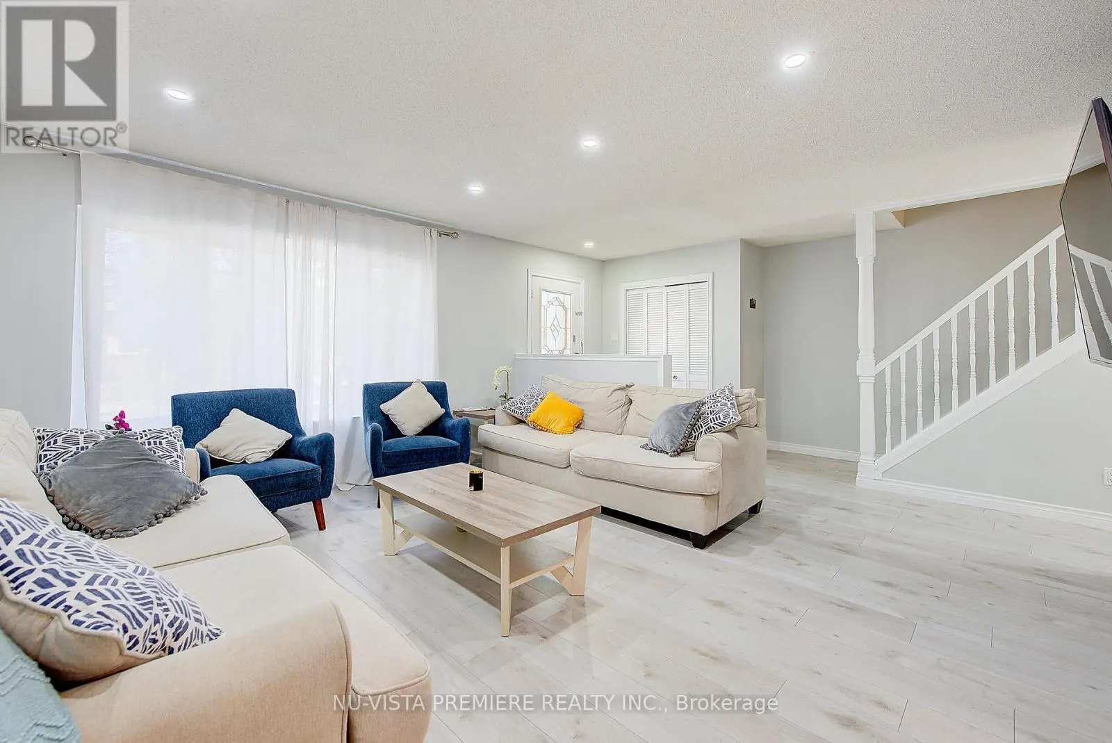 374 HOMESTEAD COURT